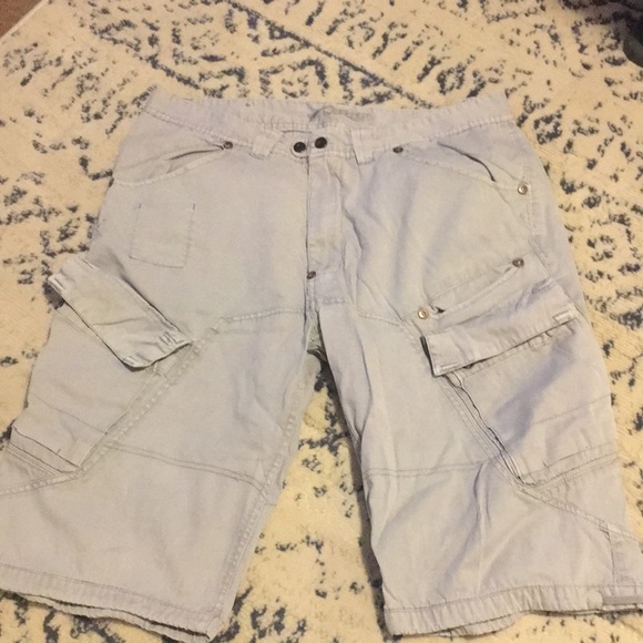 Men’s Gray shorts - Picture 1 of 3